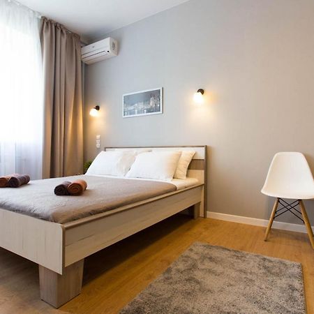 Modern Studio, Metro Yaroslava Mudroho And Universytet - Chernyshevska Str 95-2 Kharkiv Eksteriør bilde